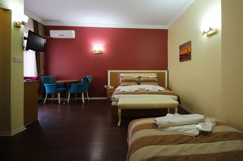 Azre Hotel
