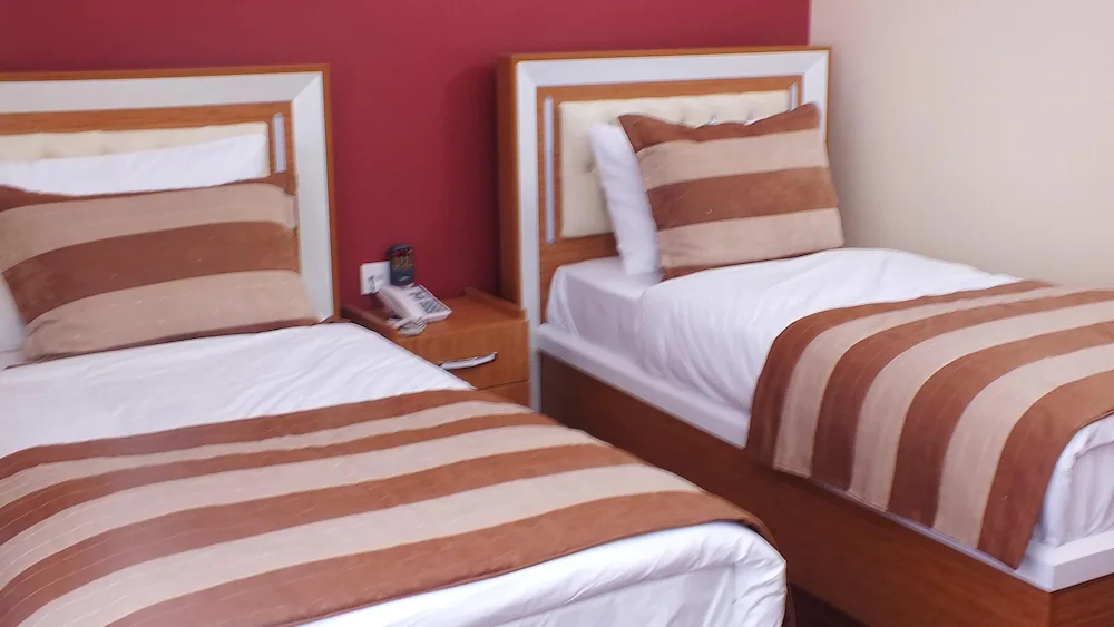 Azre Hotel