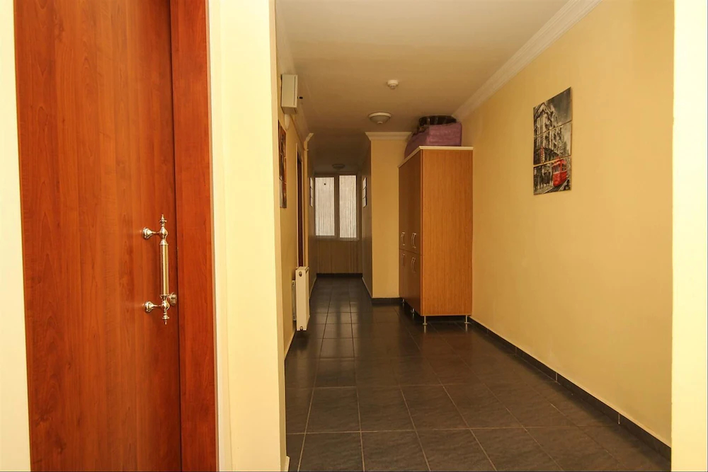 Azre Hotel