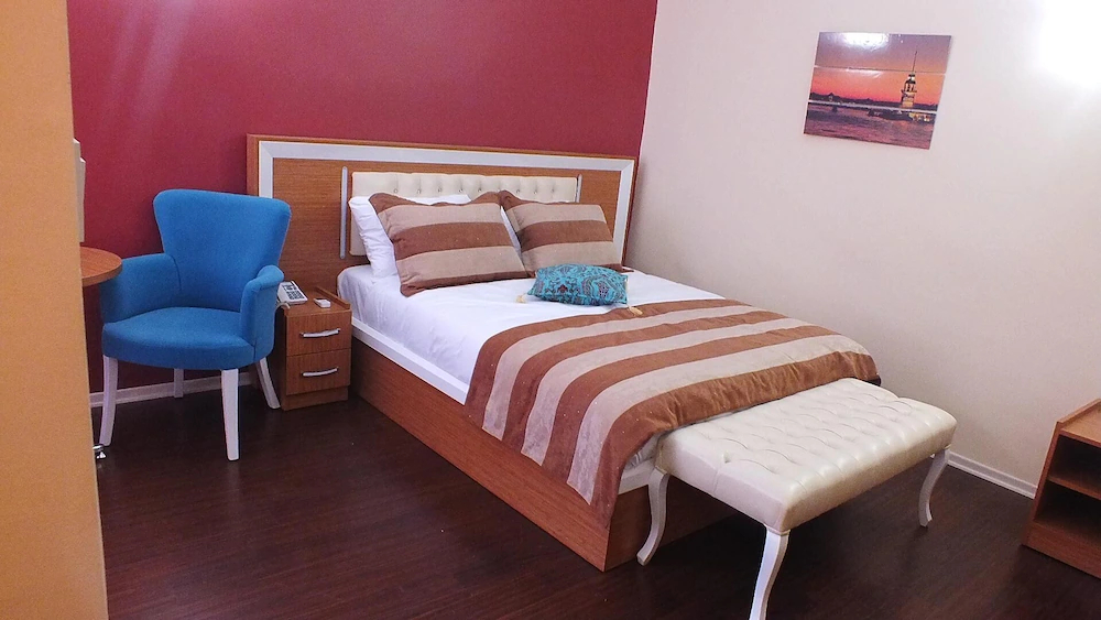 Azre Hotel