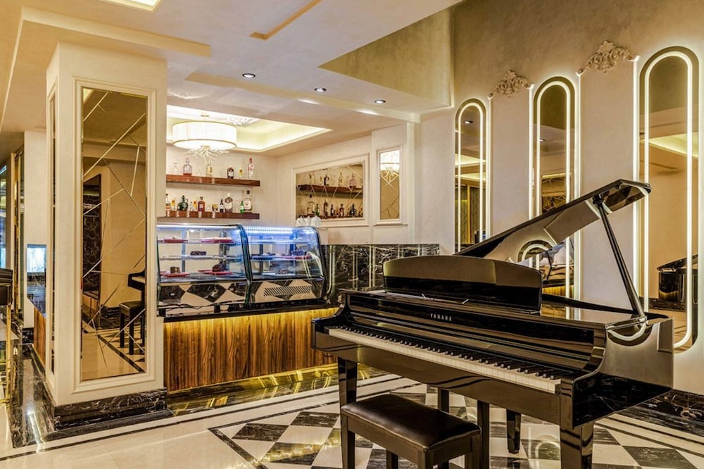 Beethoven Senfoni Hotel