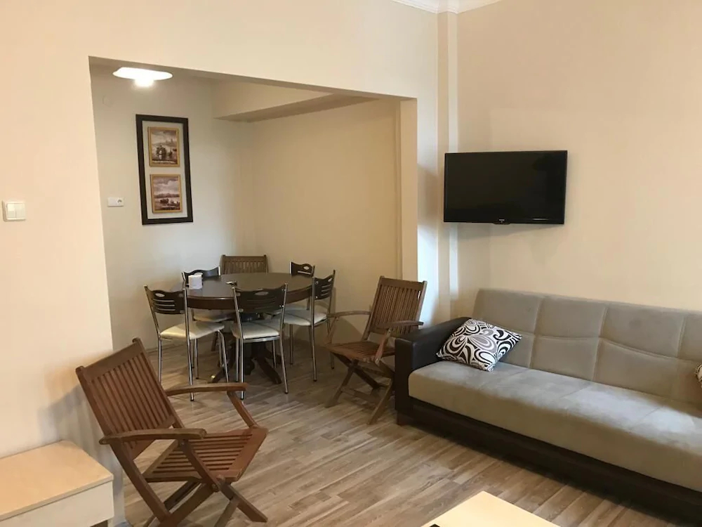 Berce Apartment & Suites