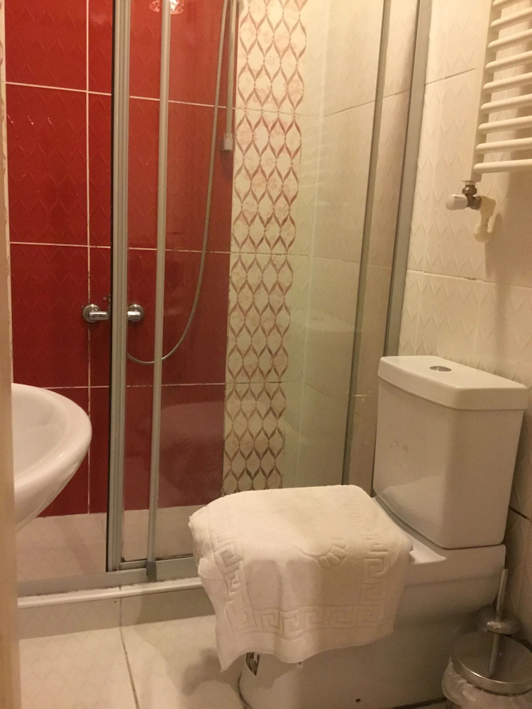 Berce Apartment & Suites