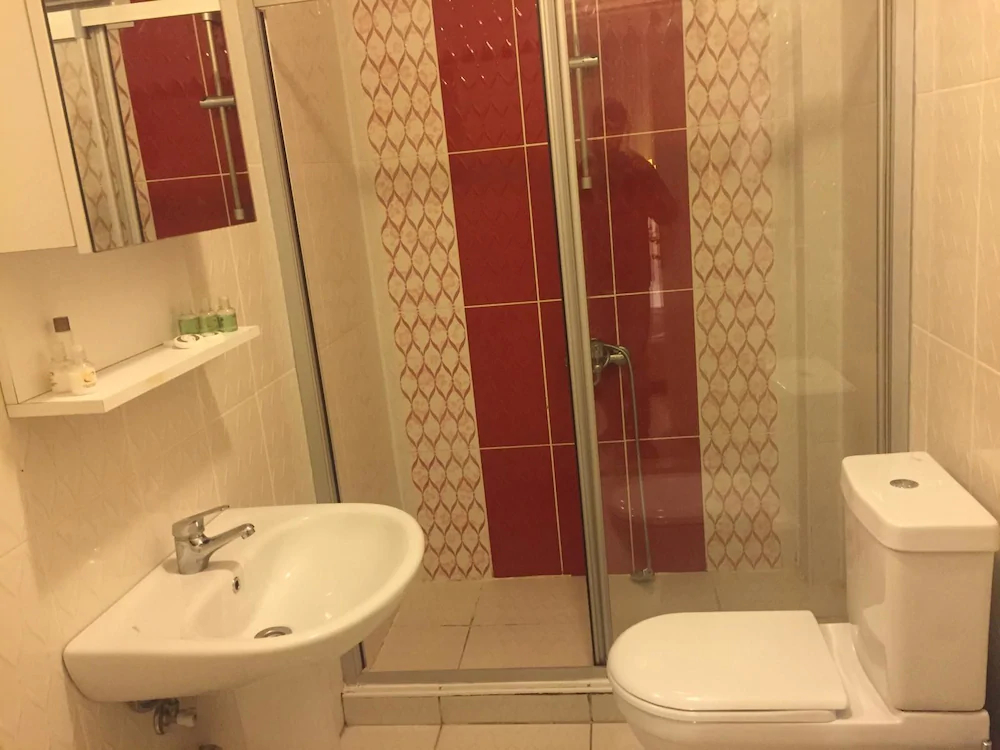 Berce Apartment & Suites