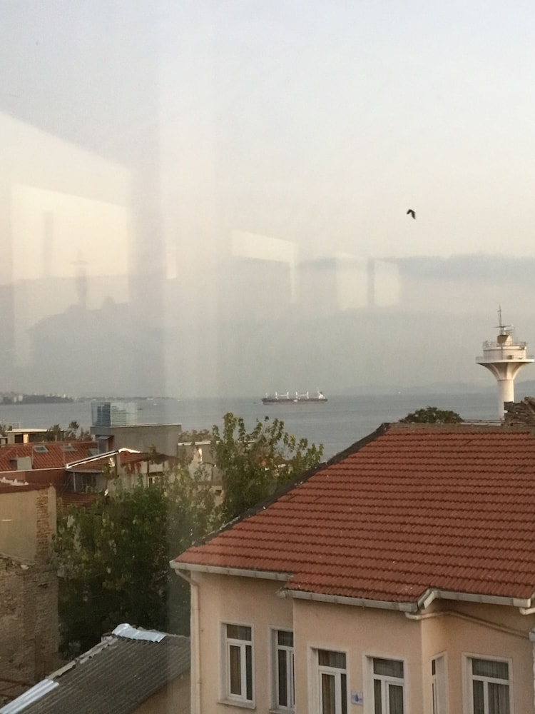 Berce Apartment & Suites