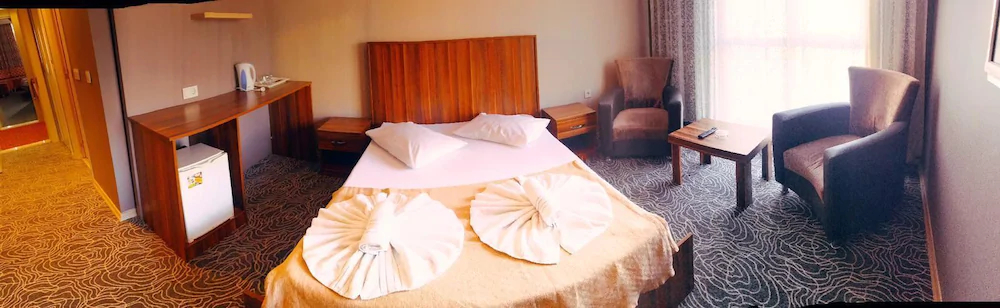 Best Suites & Studios