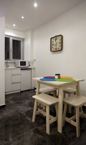 B'Guest House&Apartment