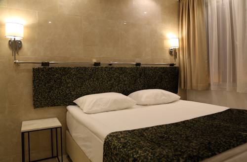 B'Guest House&Apartment