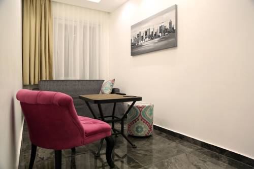 B'Guest House&Apartment