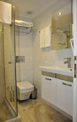 B'Guest House&Apartment