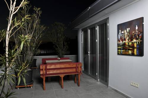 B'Guest House&Apartment