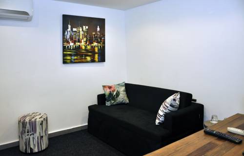 B'Guest House&Apartment