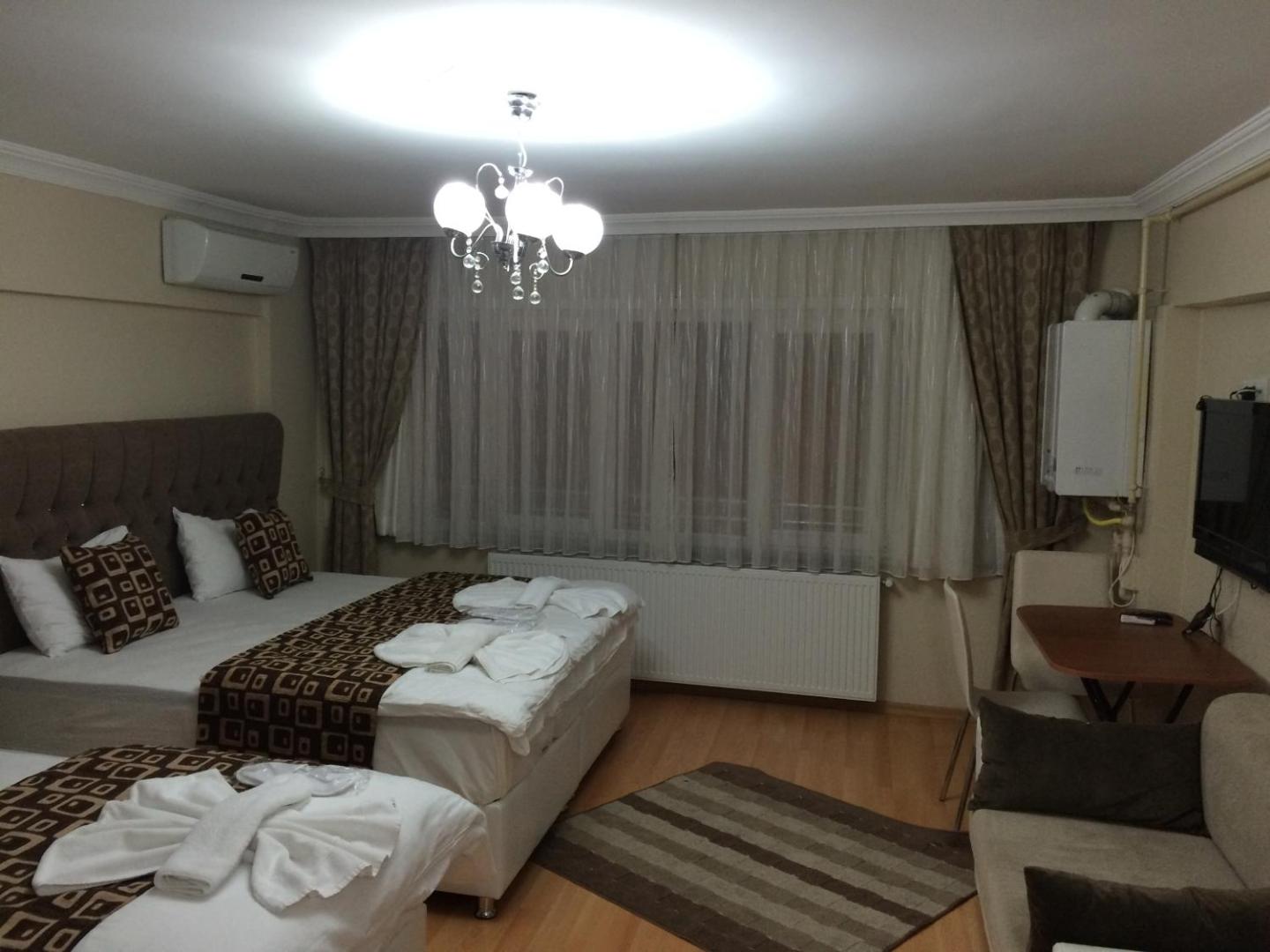 Black Bird Suite Hotel