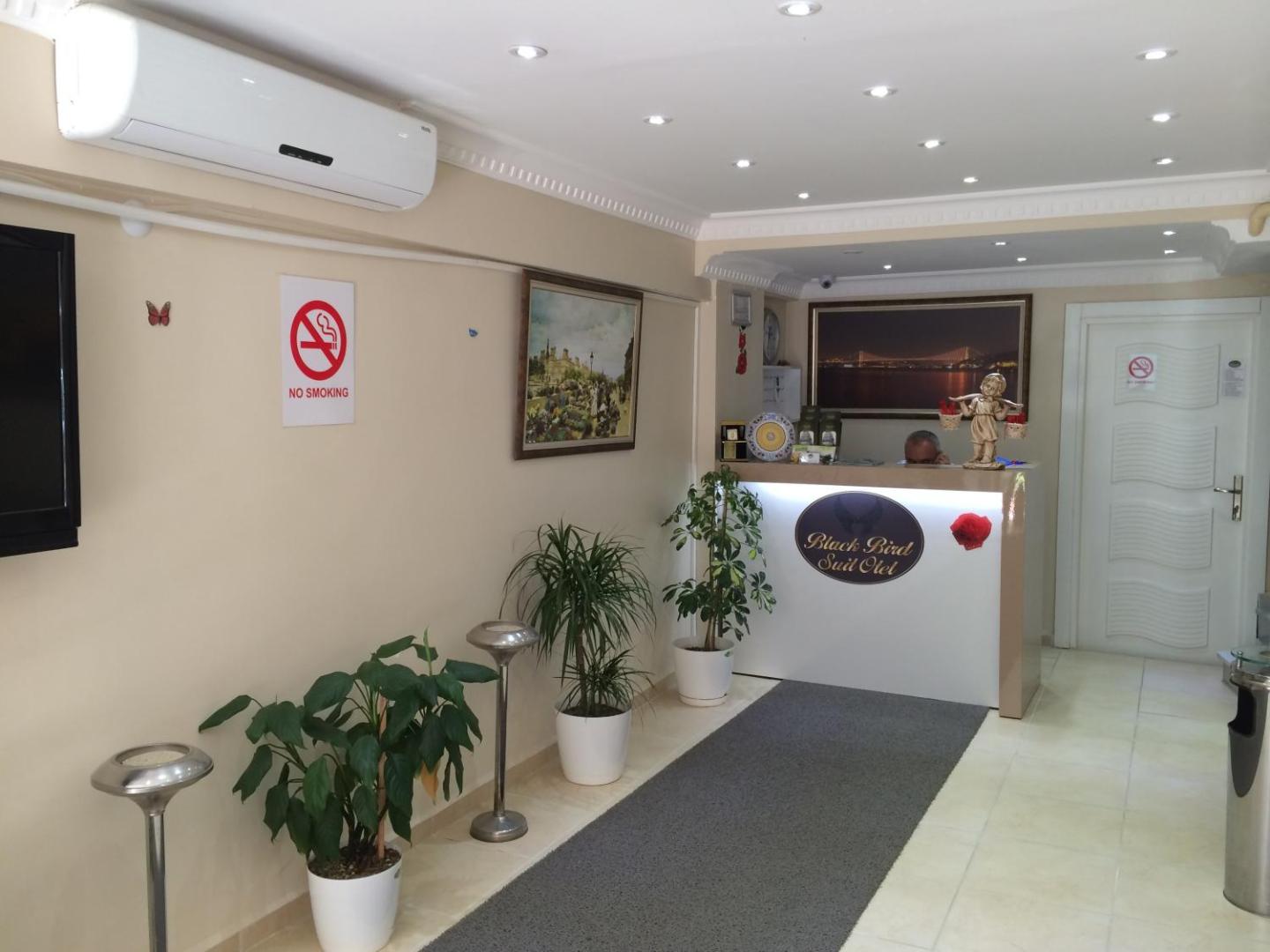 Black Bird Suite Hotel