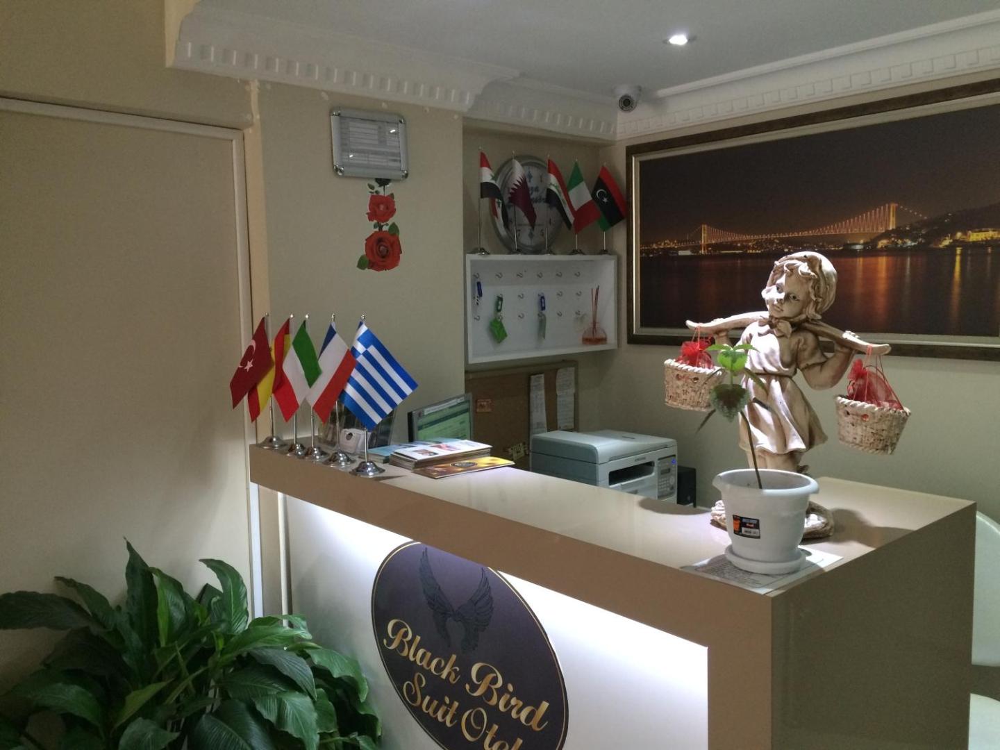 Black Bird Suite Hotel