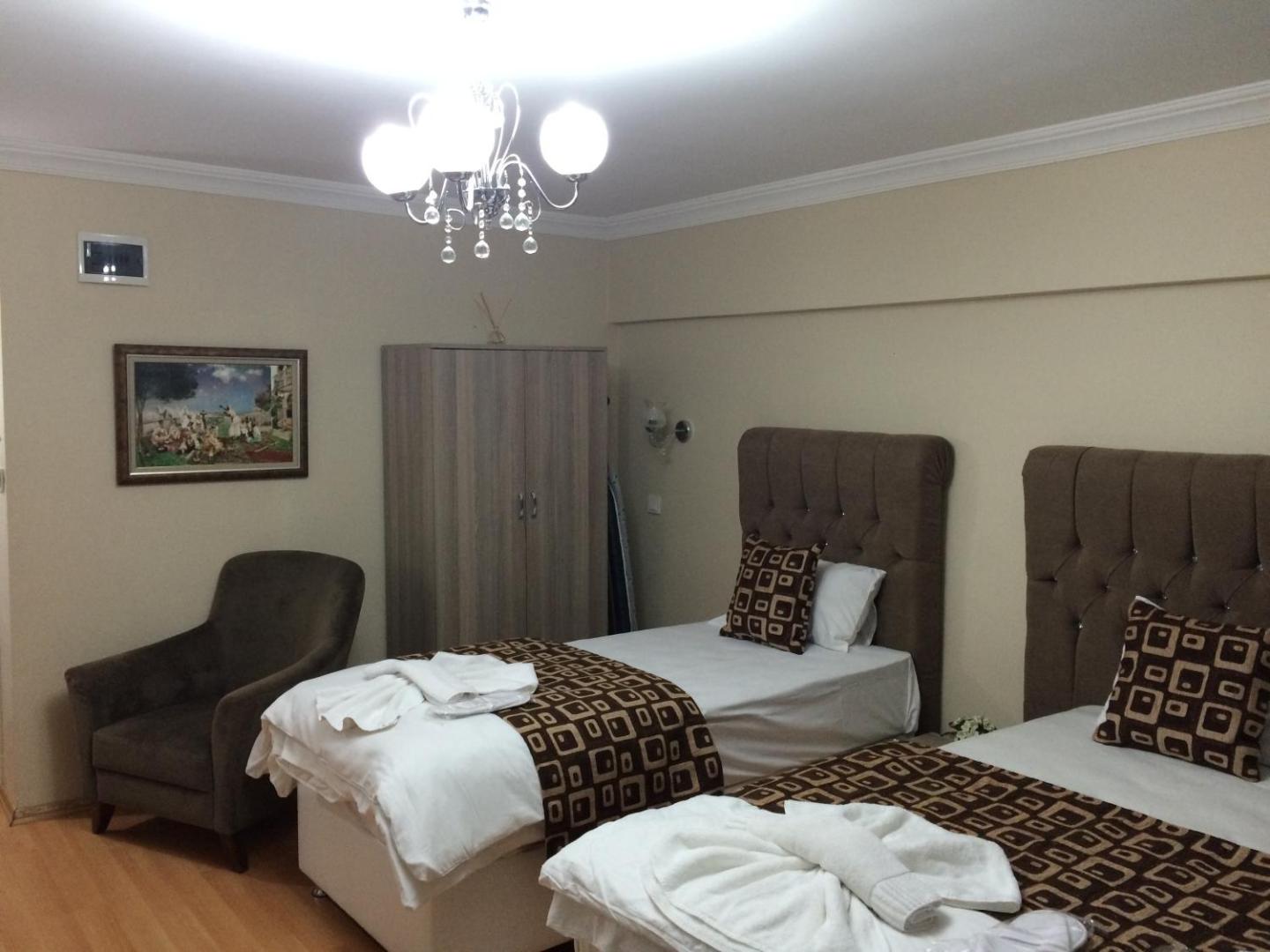 Black Bird Suite Hotel