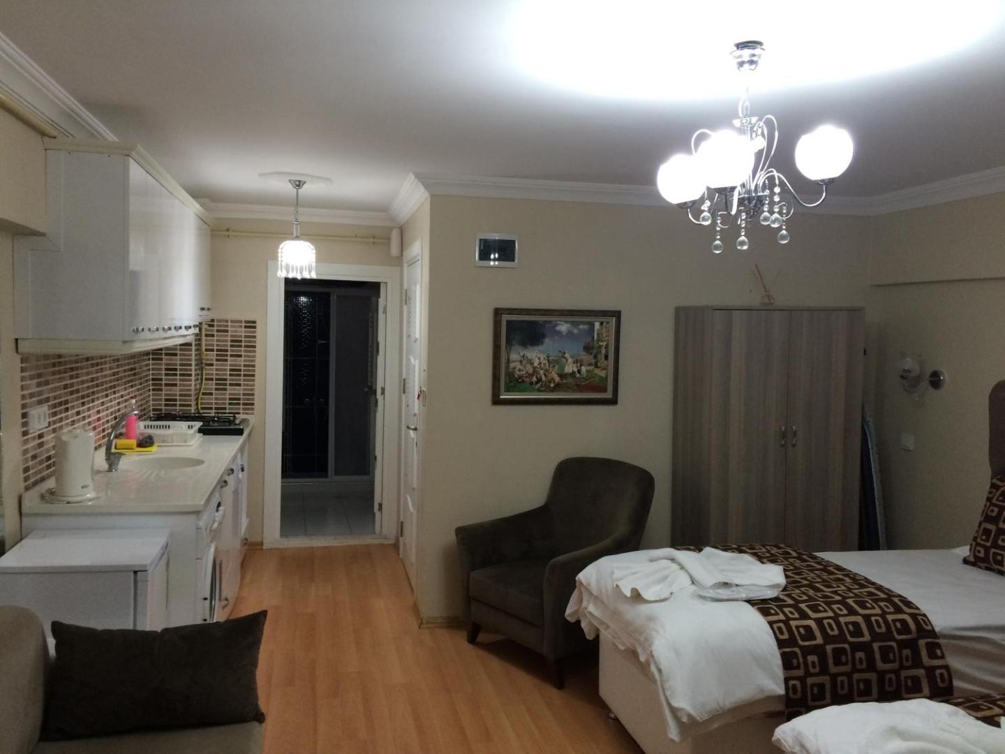 Black Bird Suite Hotel