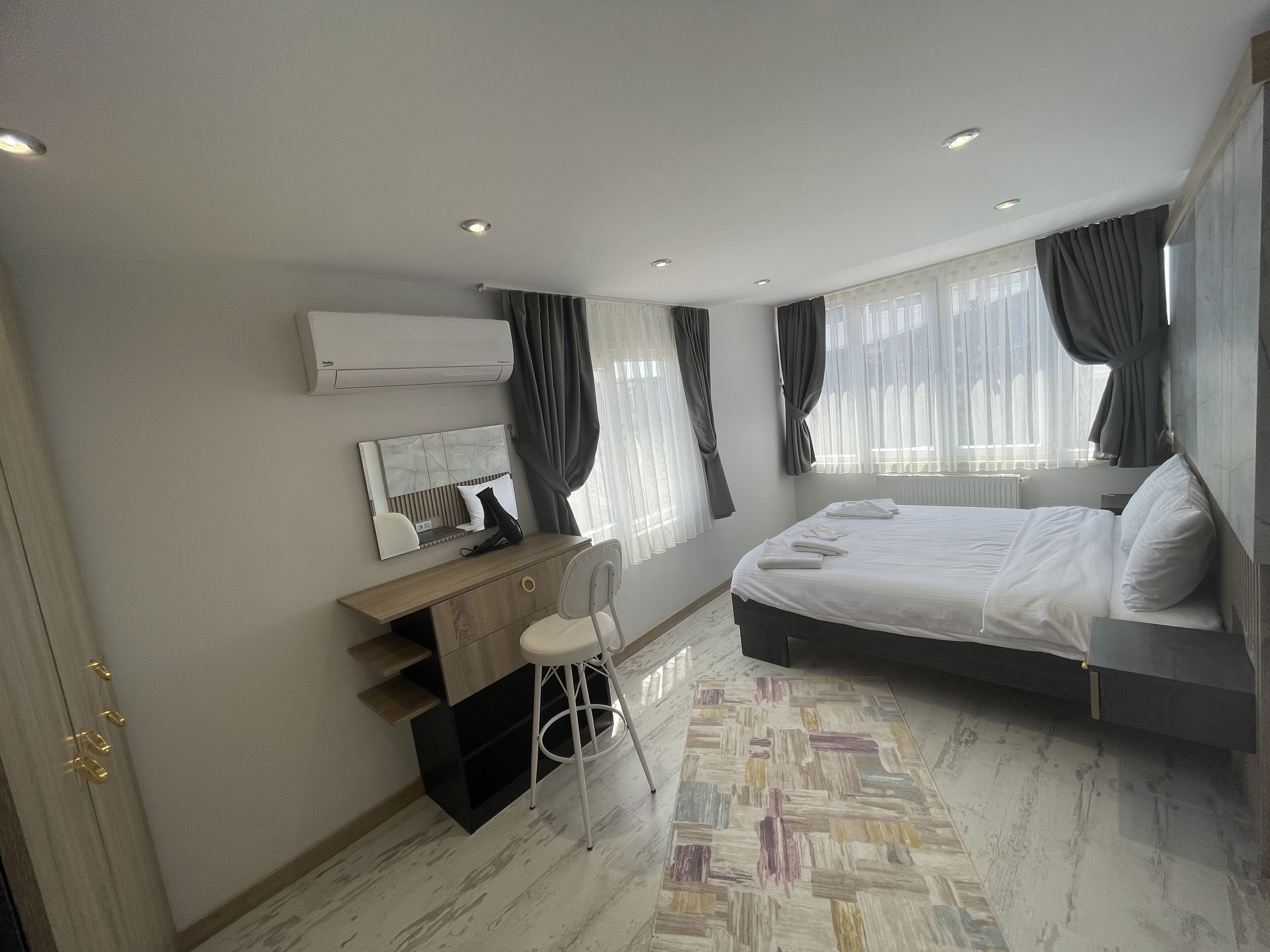 Blue Mansion Hotel