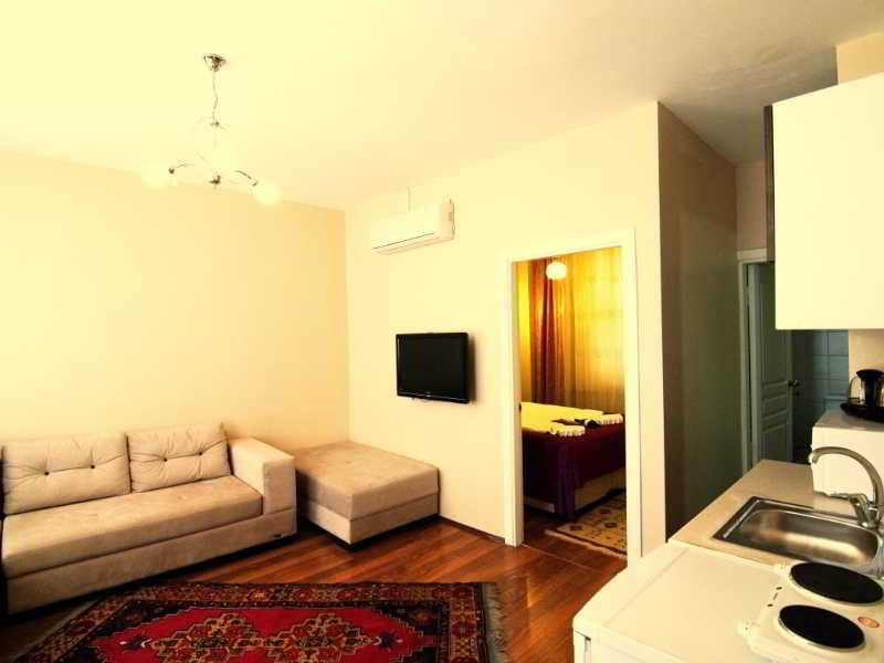 By Pera Suites
