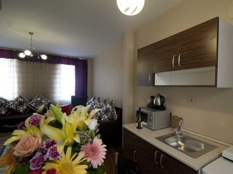 By Pera Suites