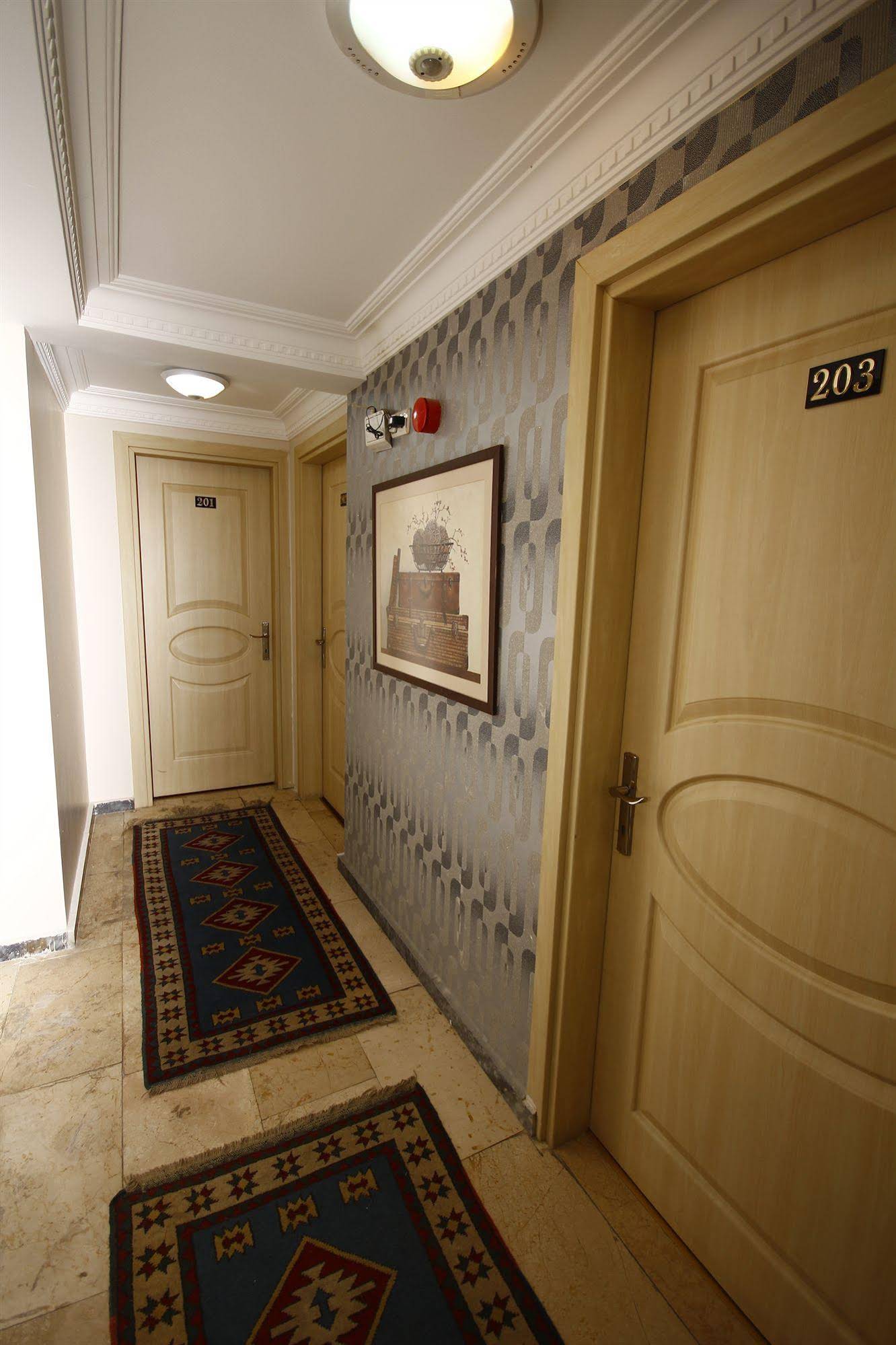California Hotel