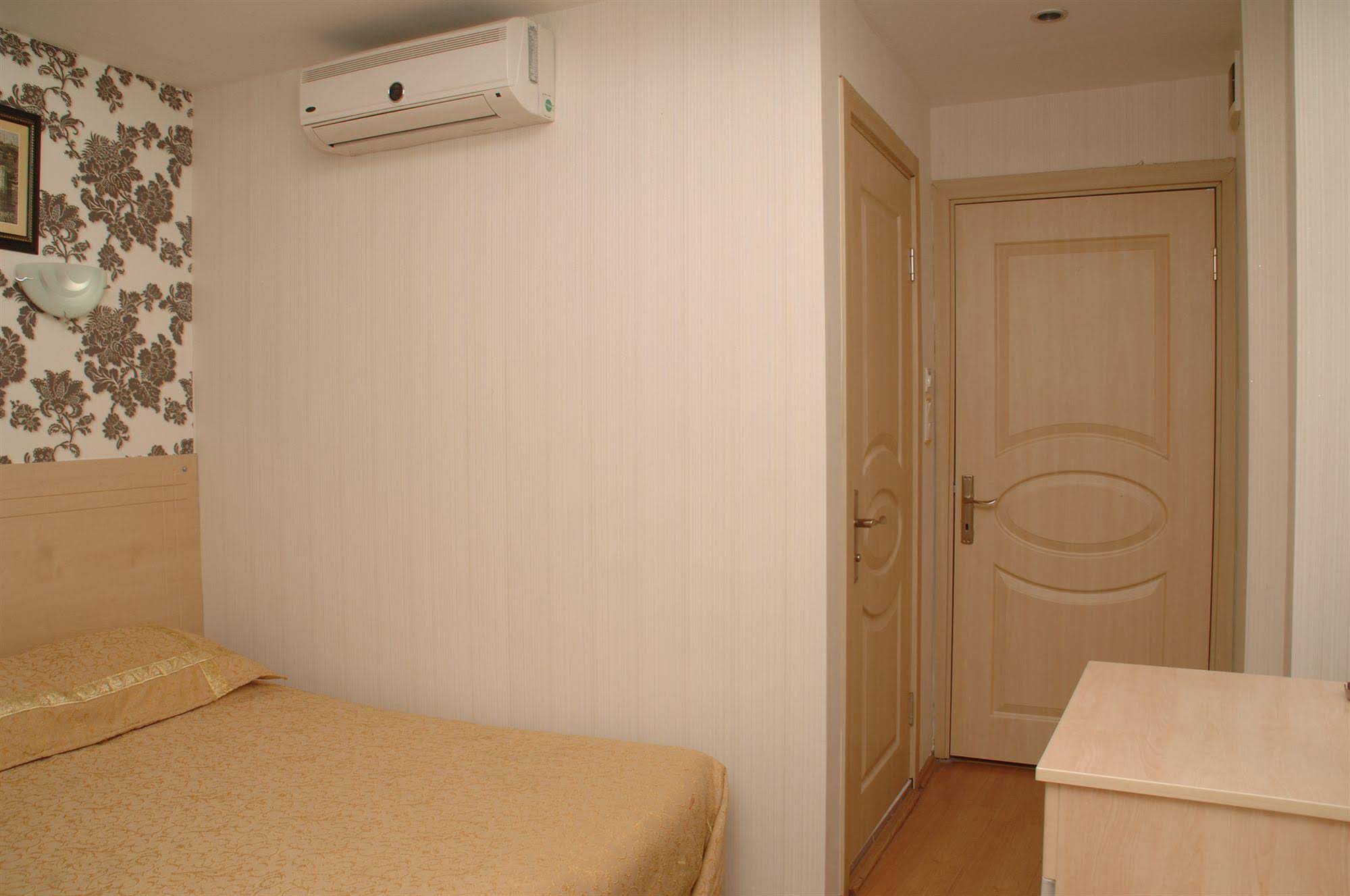 California Hotel