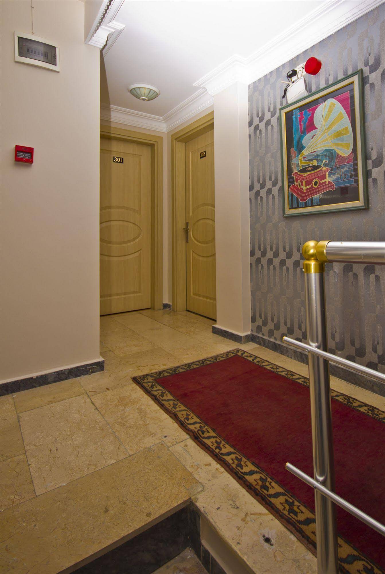 California Hotel