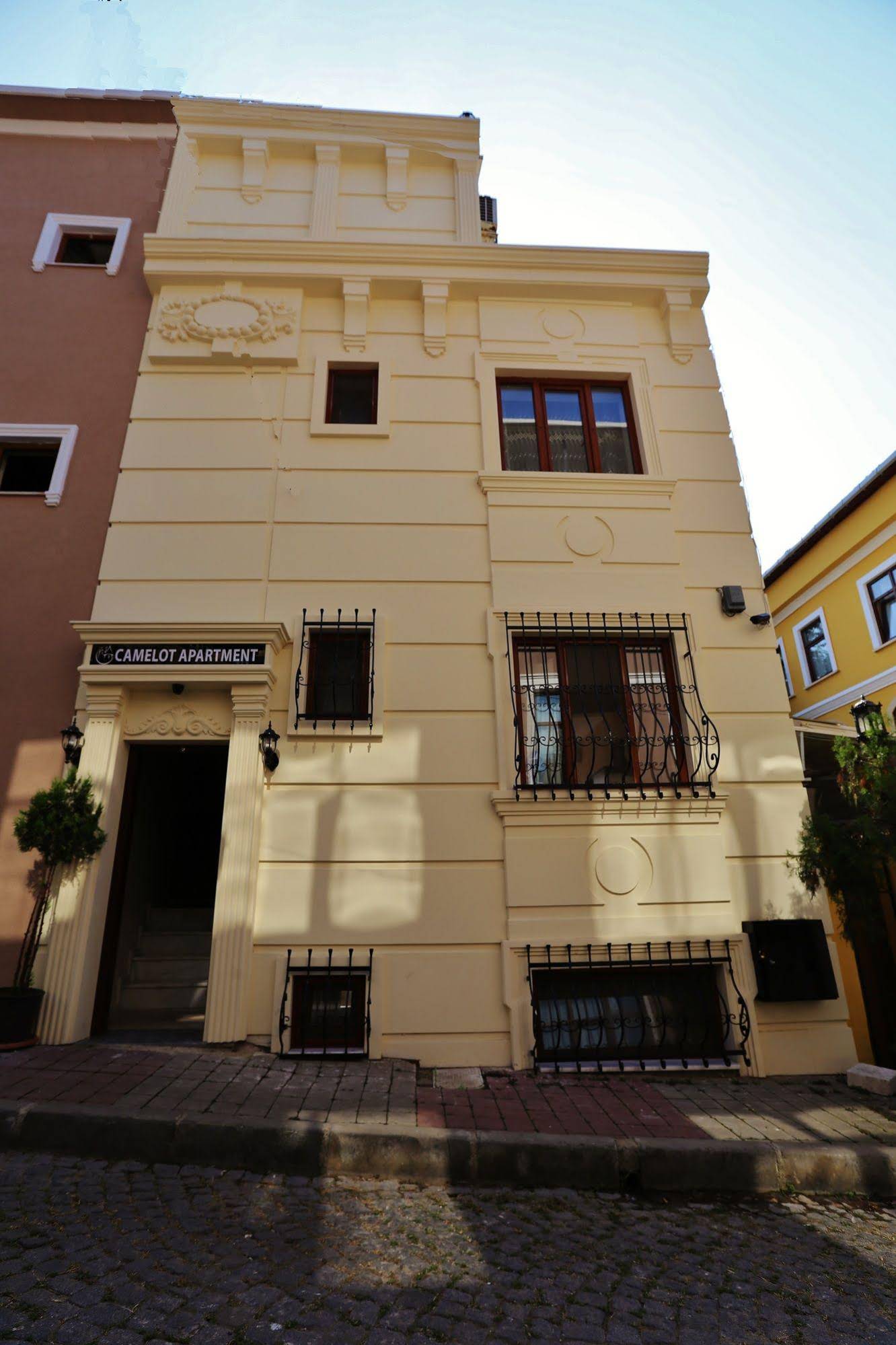 Camelot Apartment