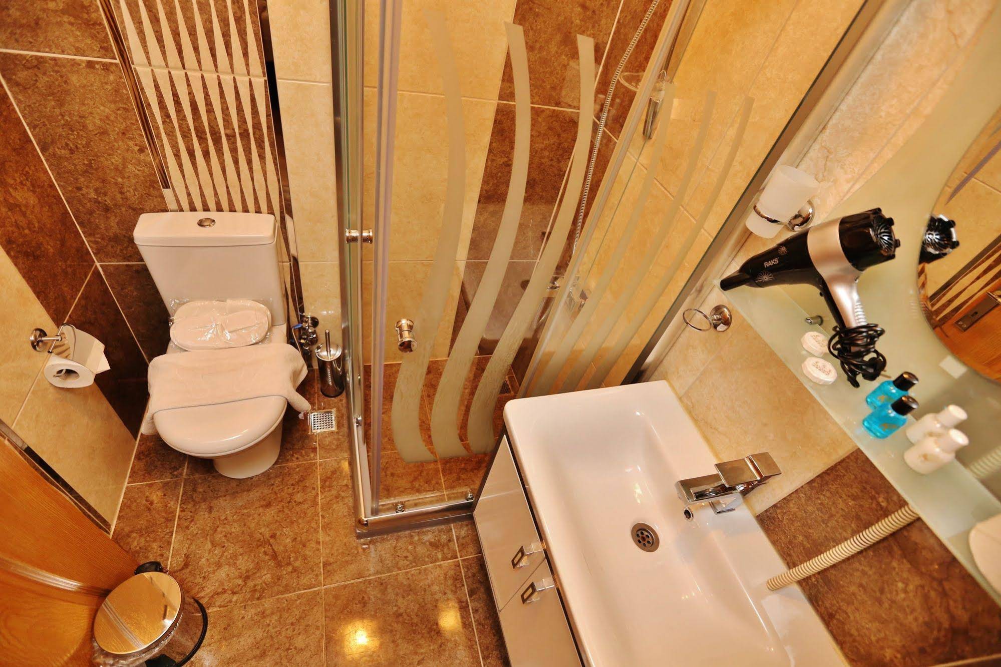 Camelot Apartment