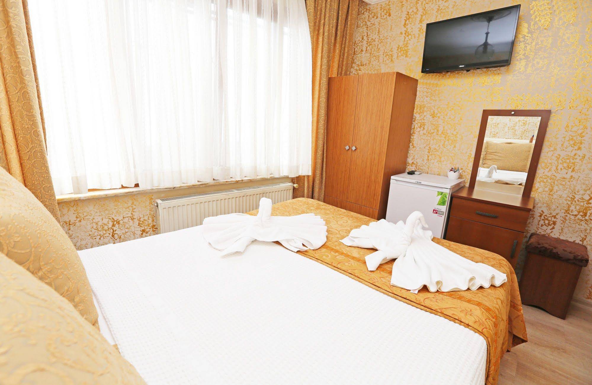 Camelot Apartment