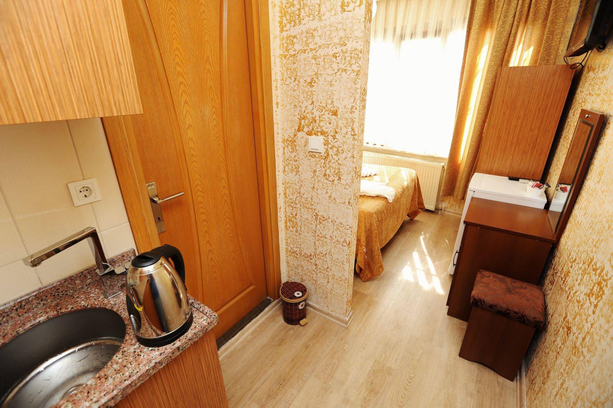 Camelot Apartment