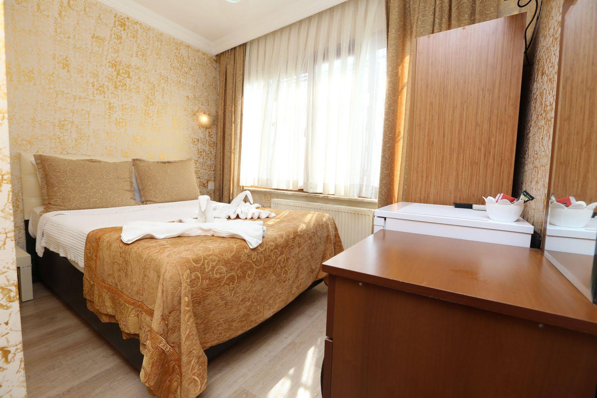 Camelot Apartment
