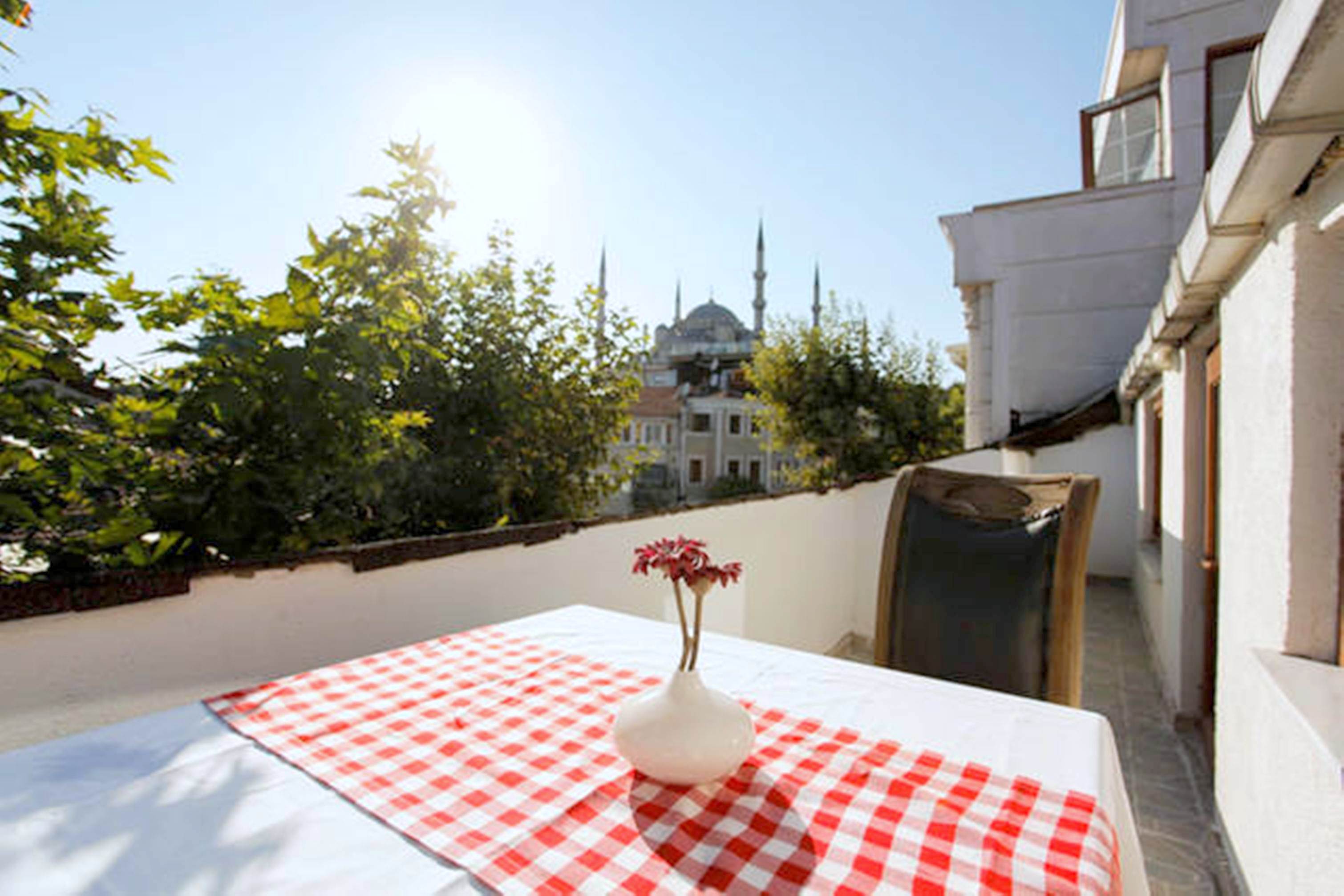 Center Hill Hotel