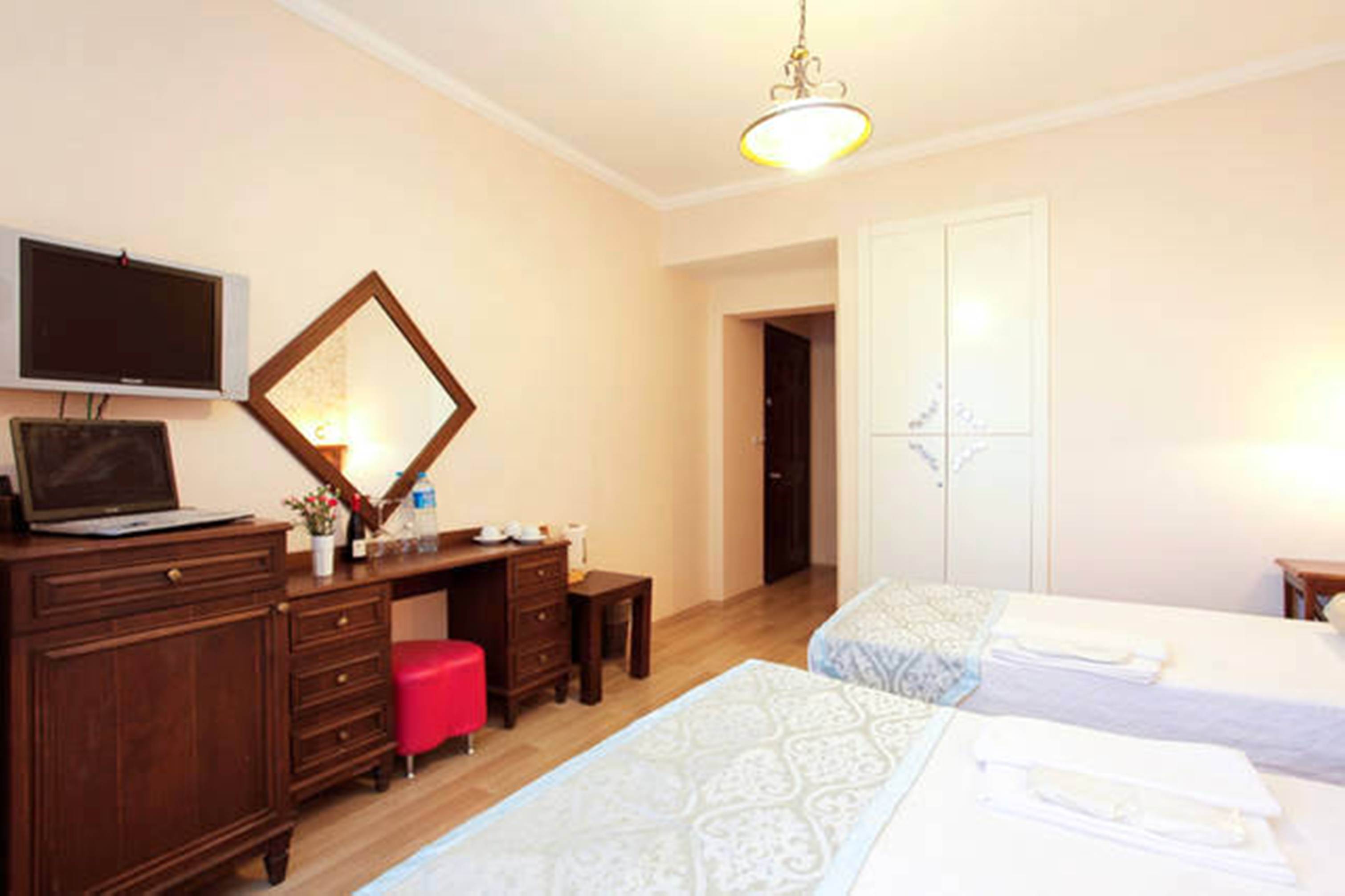 Center Hill Hotel
