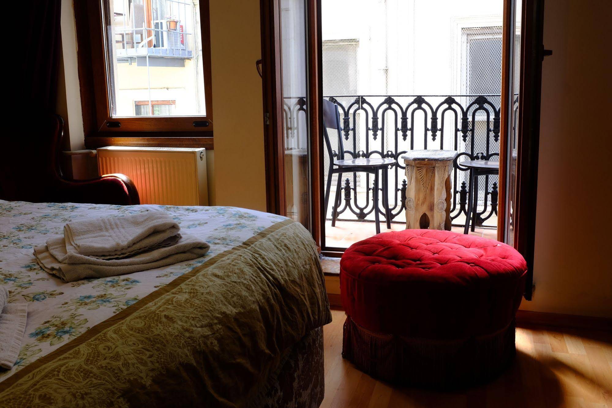 Chambers Of The Boheme