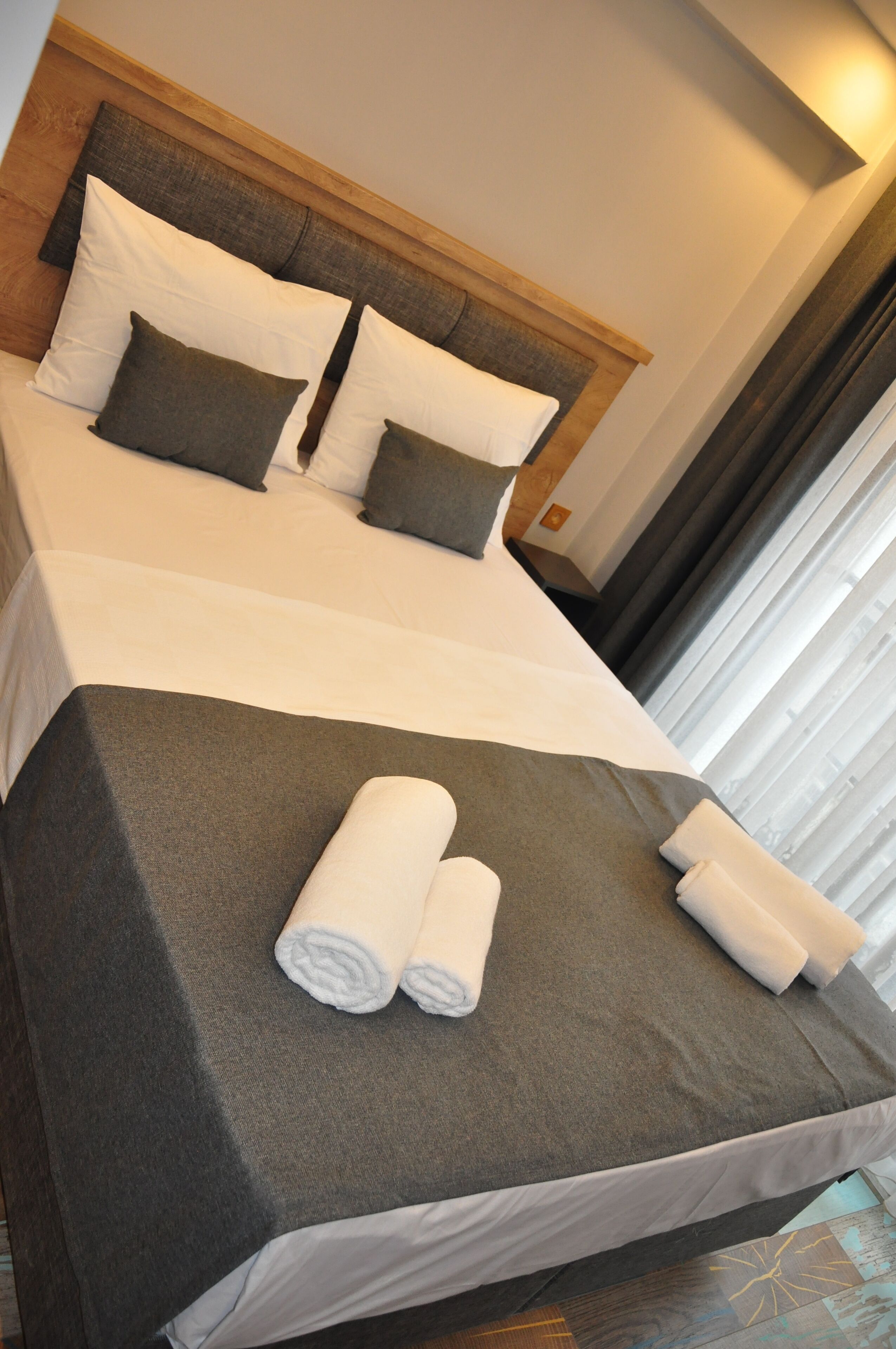 Check In Hotel
