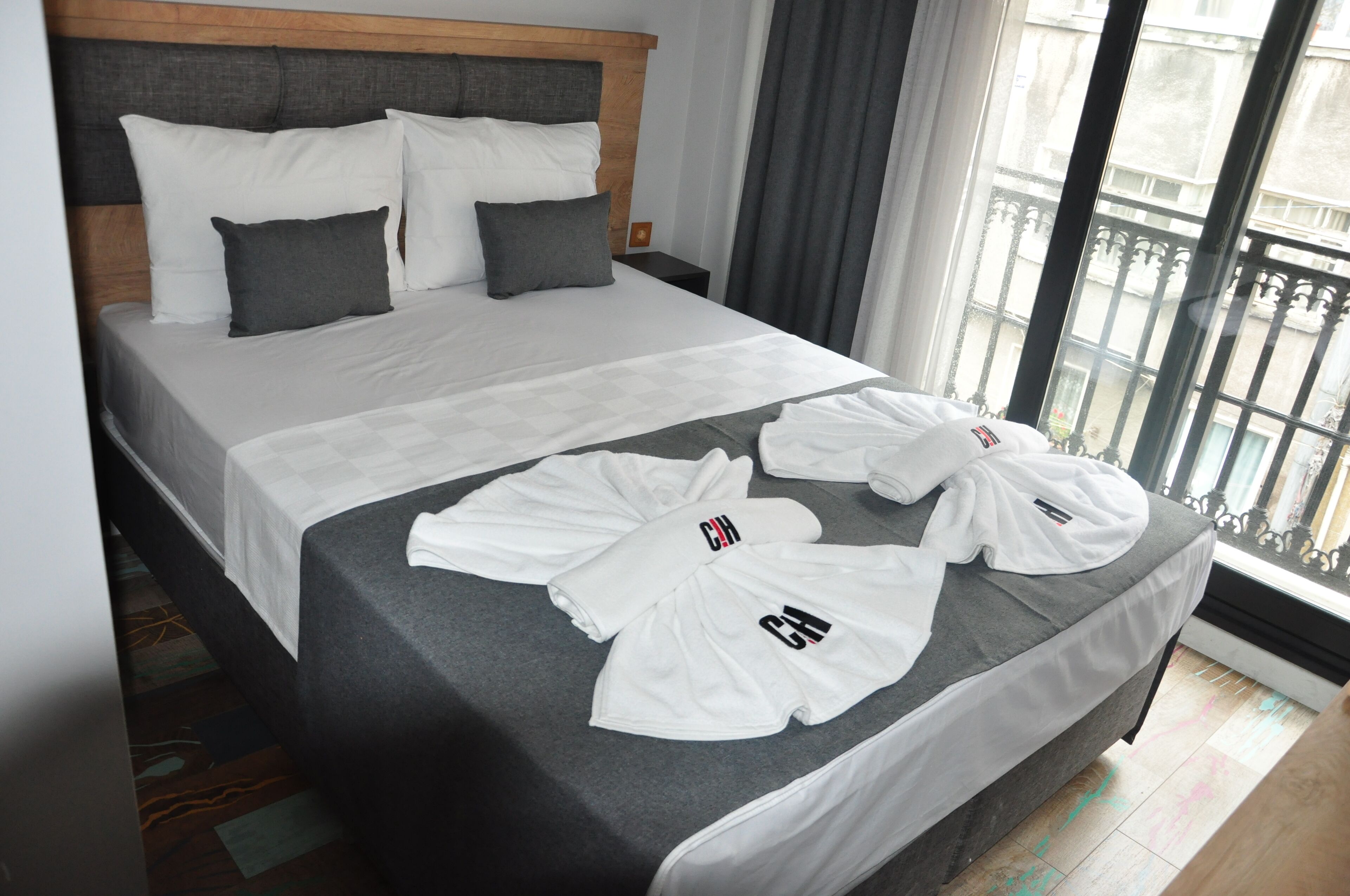 Check In Hotel