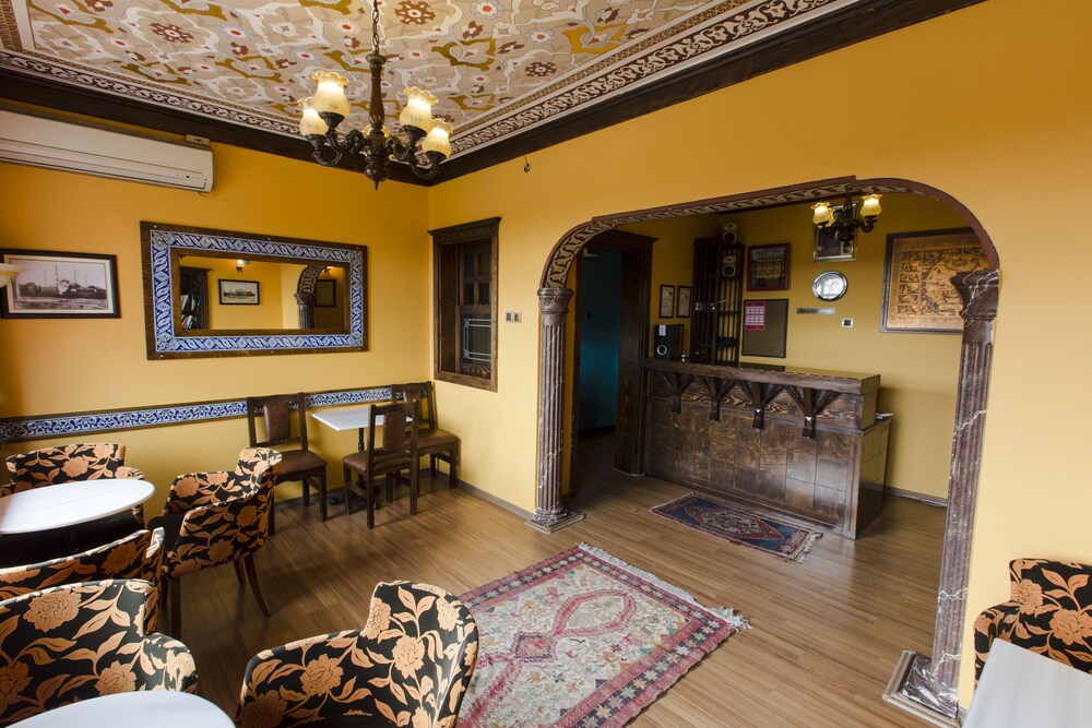 Cheers Vintage Hostel