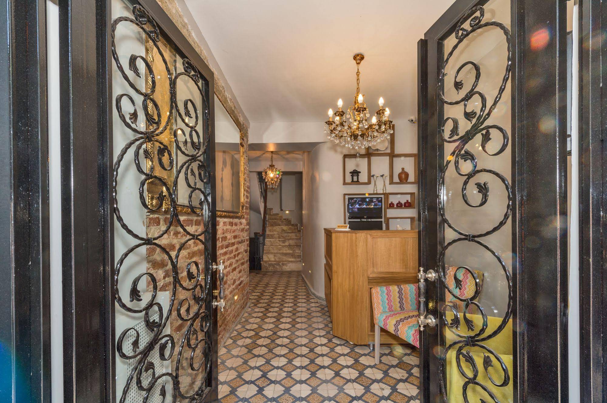 Cirrus Suites Tomtom