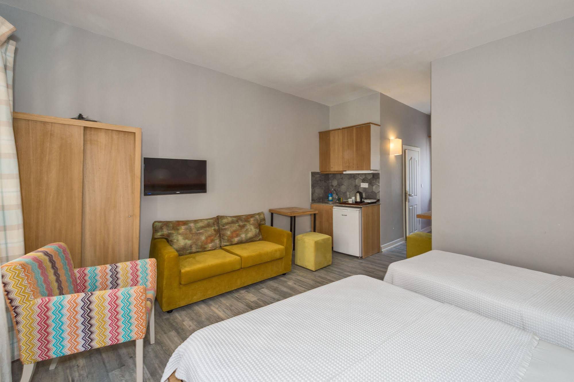 Cirrus Suites Tomtom