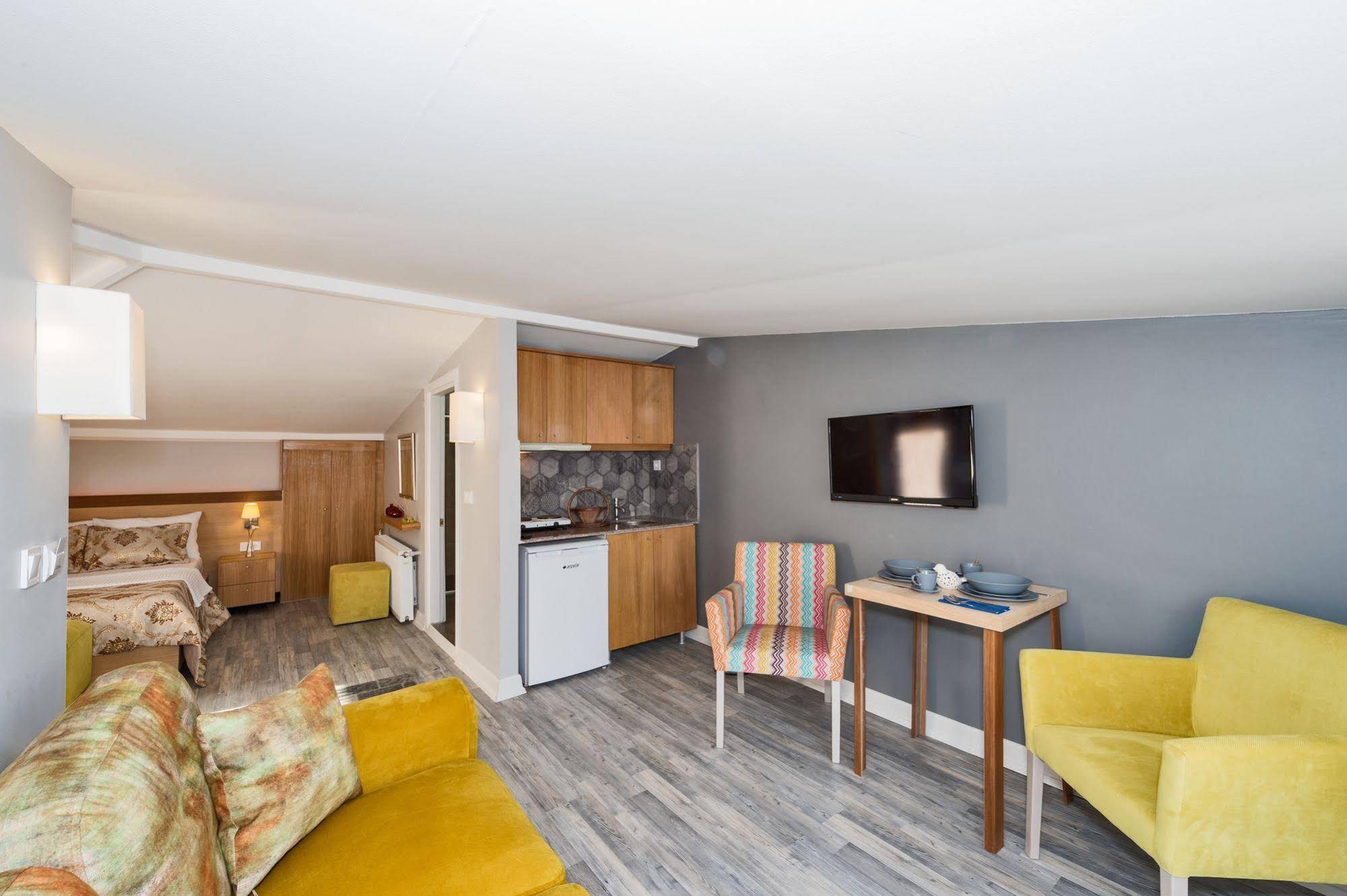 Cirrus Suites Tomtom