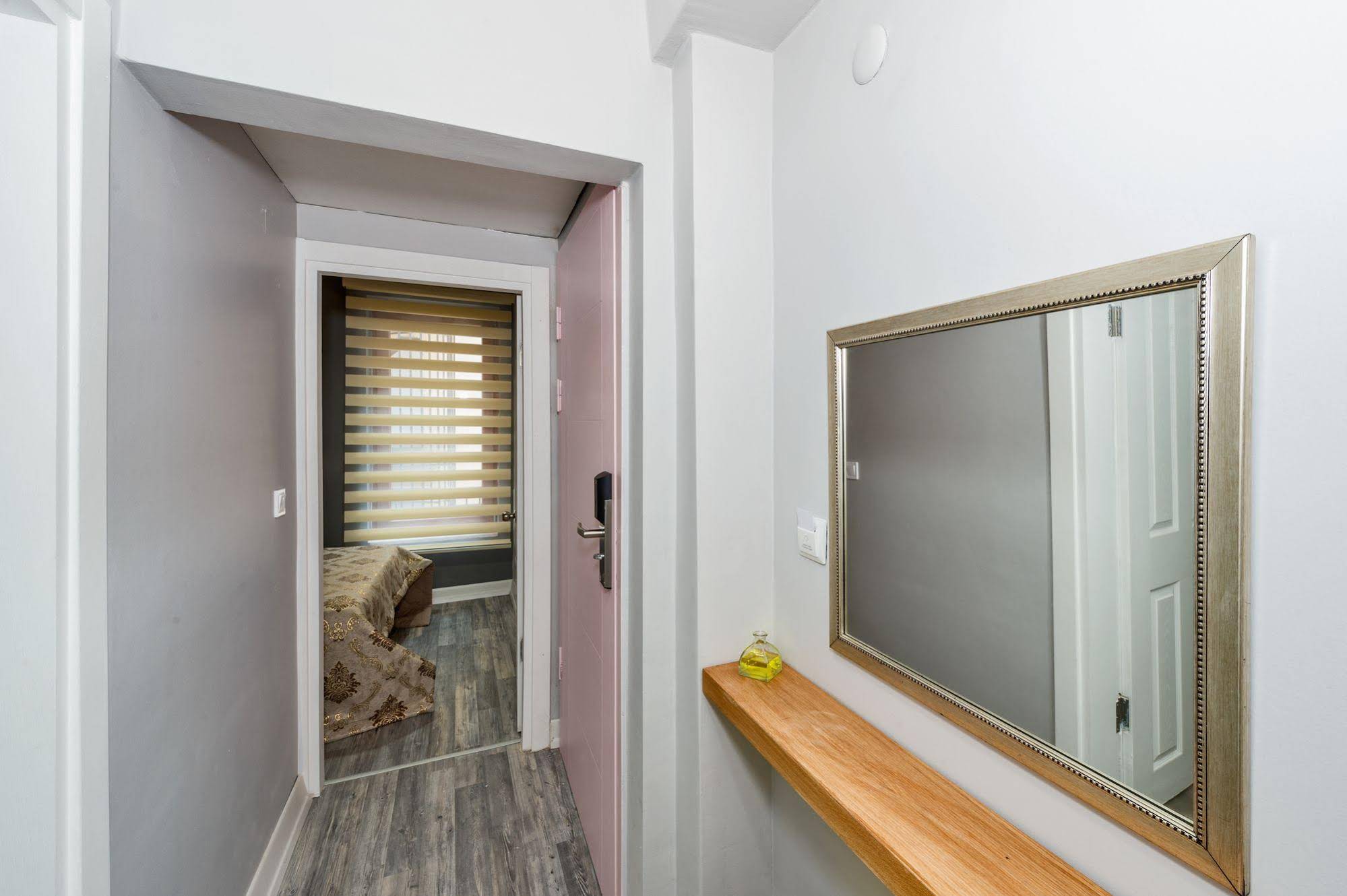 Cirrus Suites Tomtom