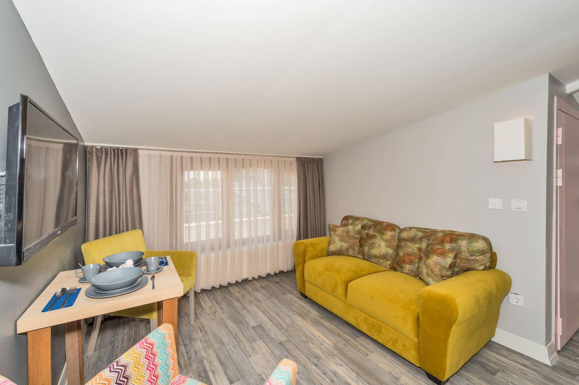 Cirrus Suites Tomtom