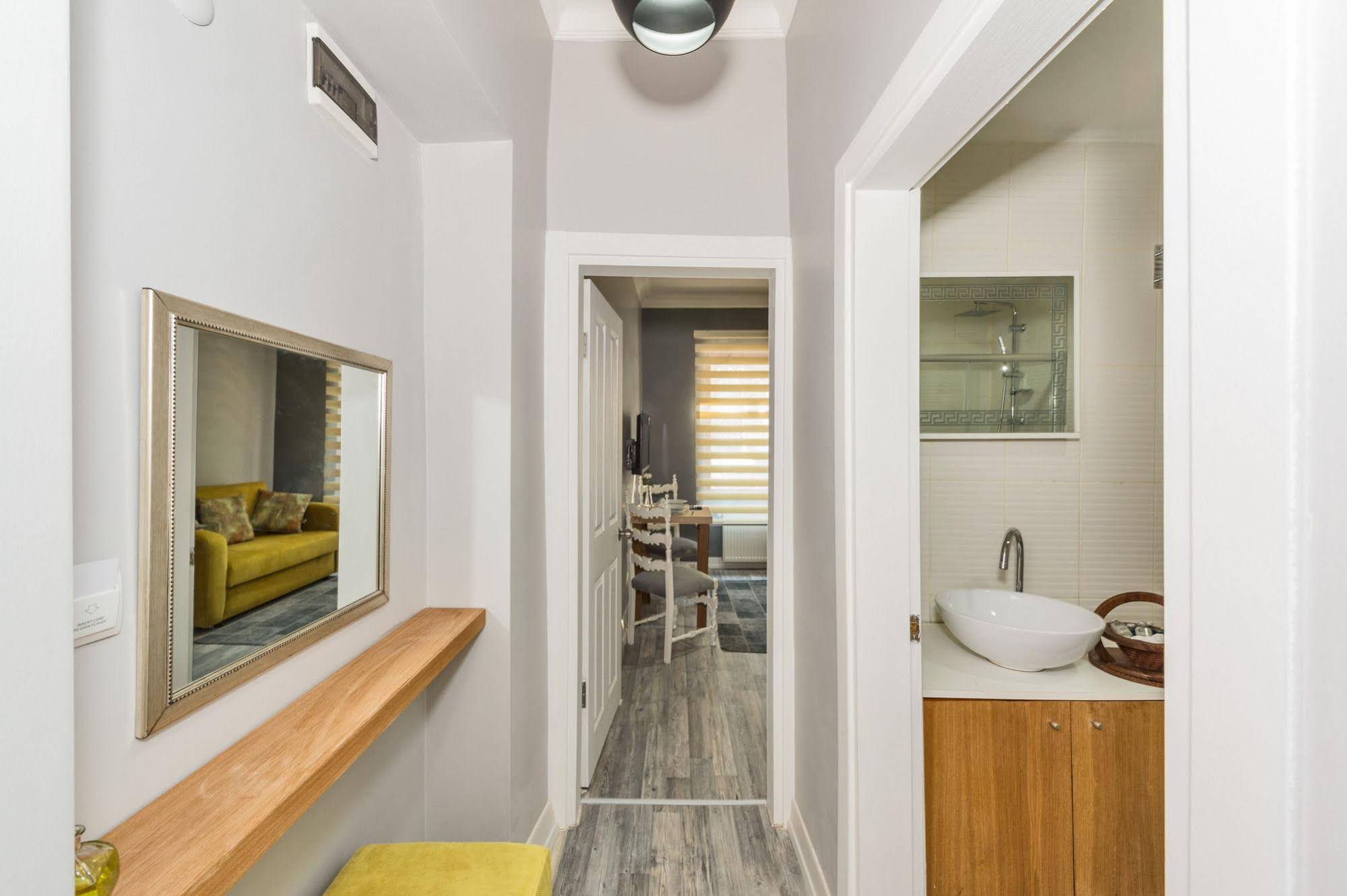 Cirrus Suites Tomtom