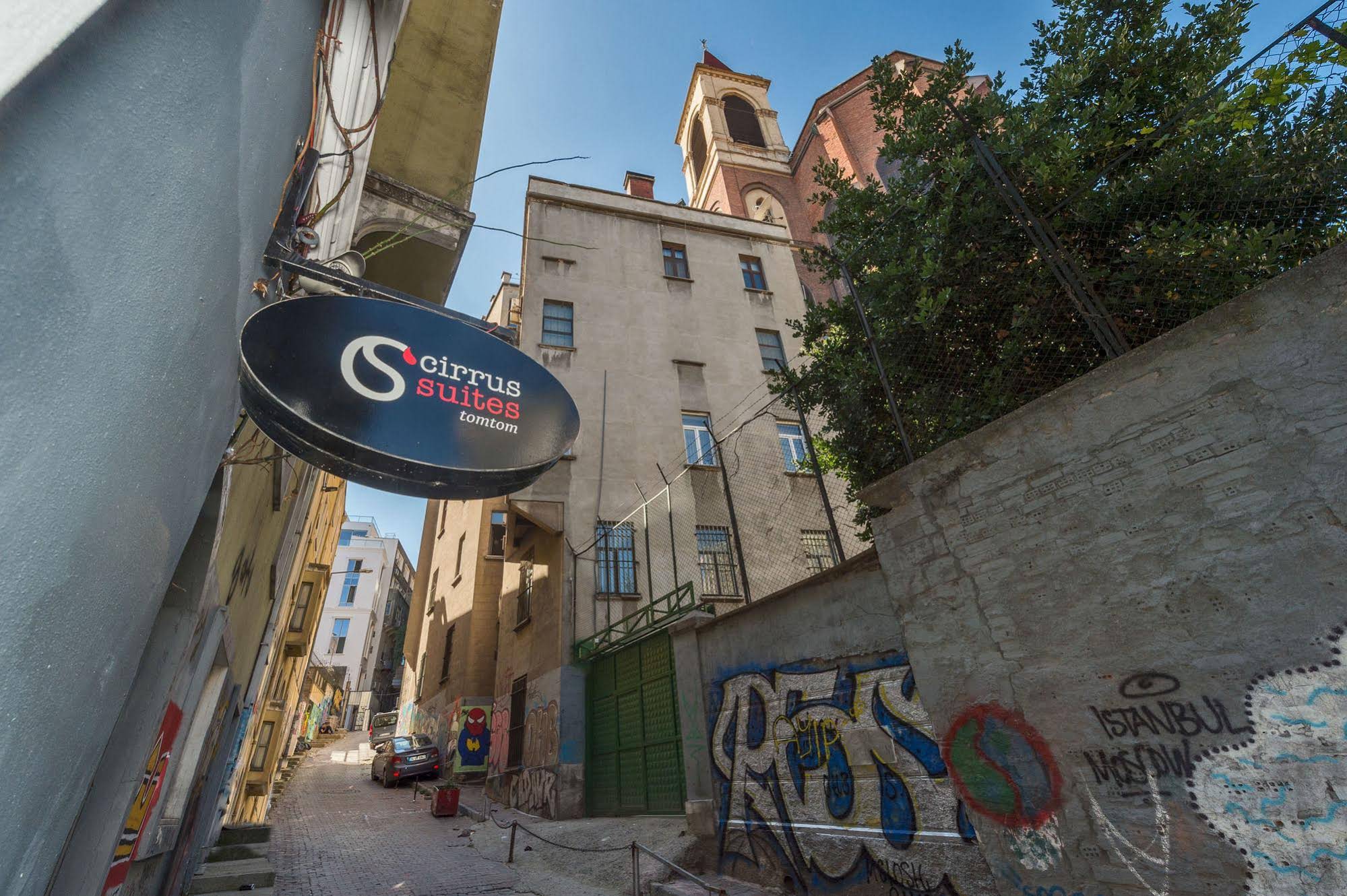 Cirrus Suites Tomtom