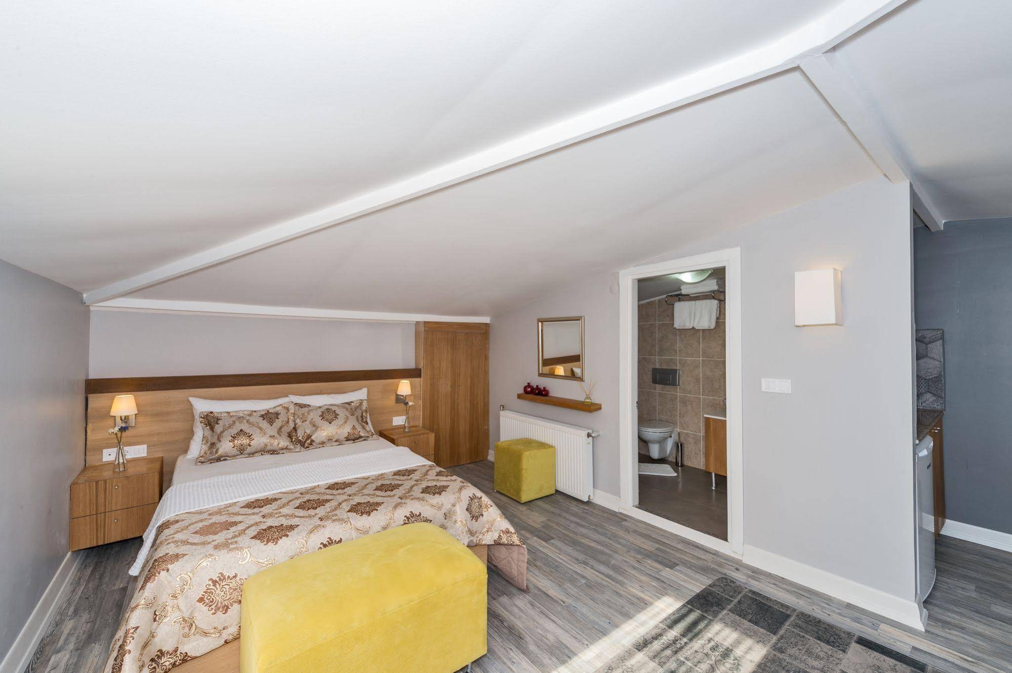 Cirrus Suites Tomtom