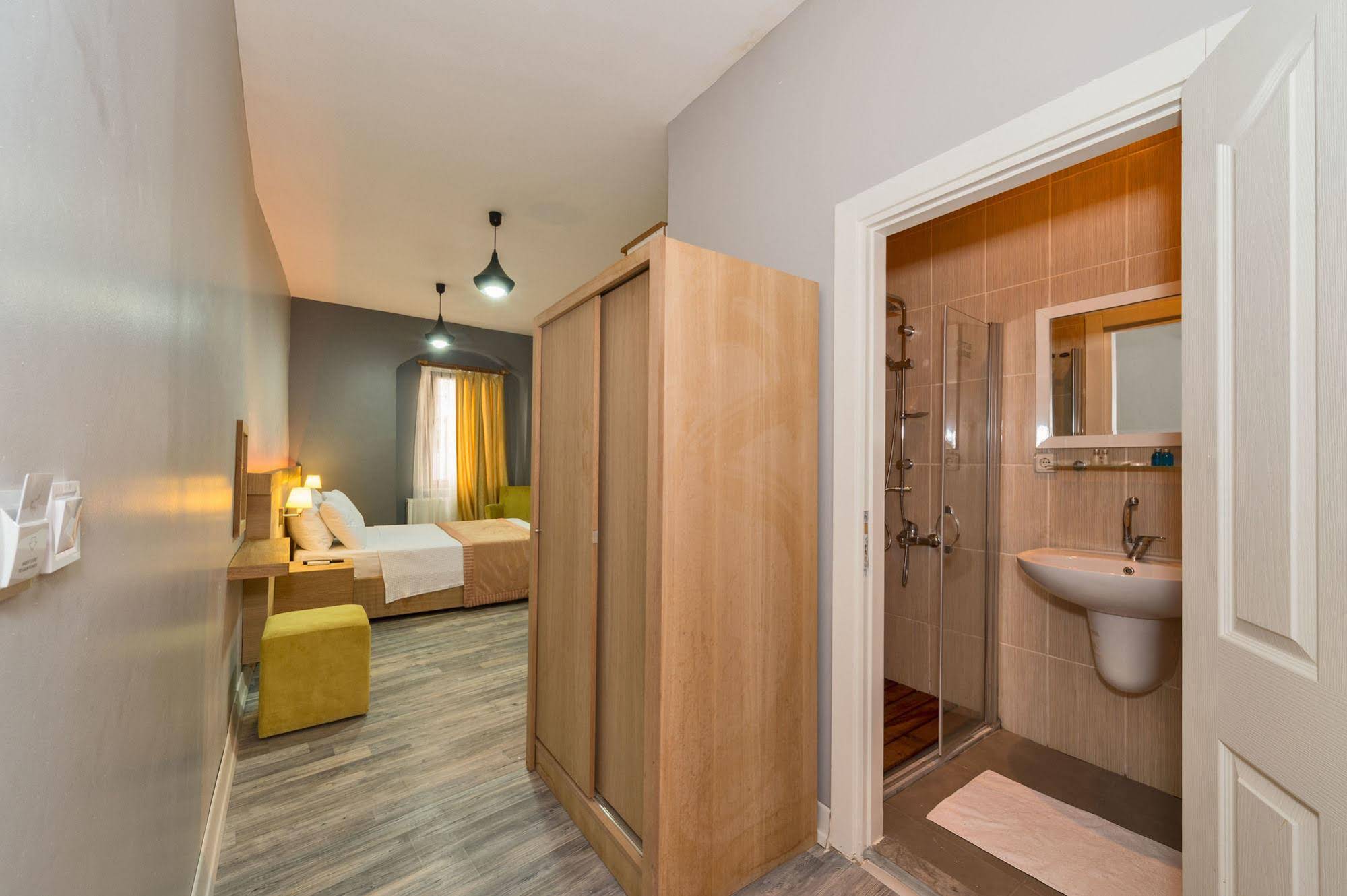 Cirrus Suites Tomtom