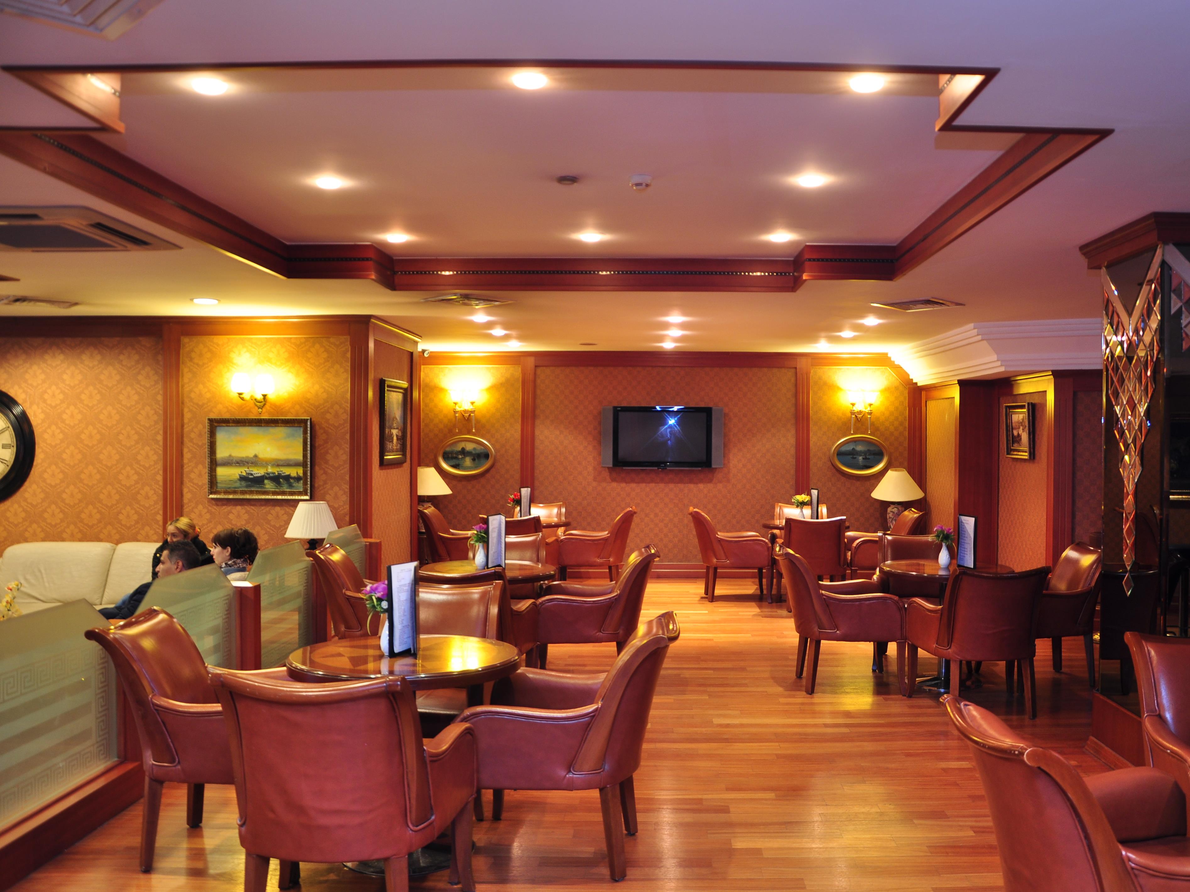 Nova Plaza Crystal Hotel