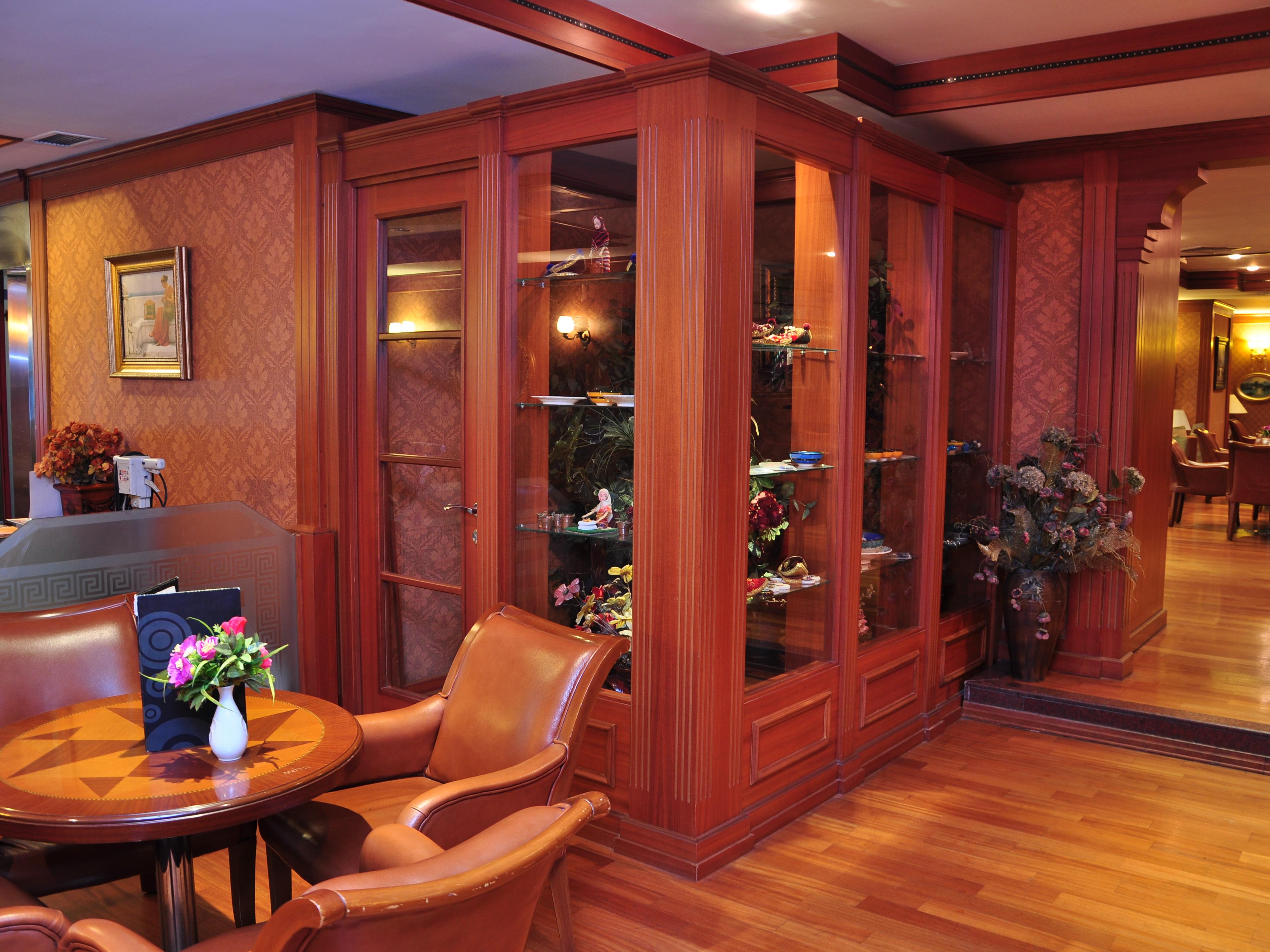 Nova Plaza Crystal Hotel