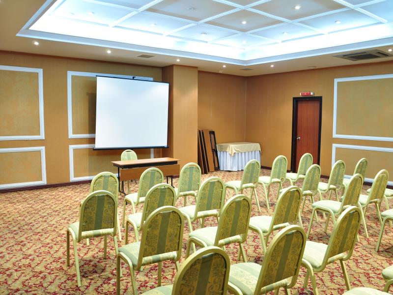 Nova Plaza Crystal Hotel